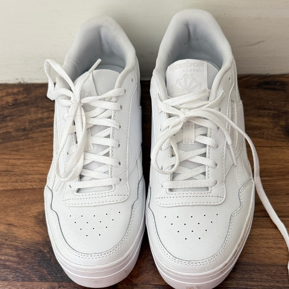 Reebok Women's White Athletic Shoes